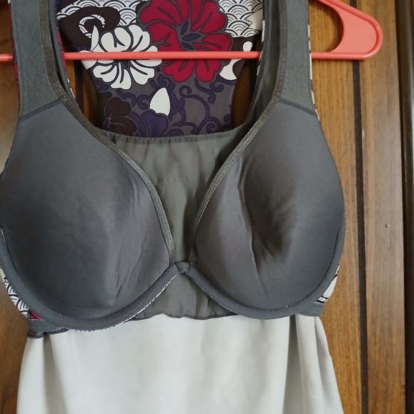 ATHLETA 2-in -1 Ultimate Support Top and Sports Bra  size M - Picture 8 of 10